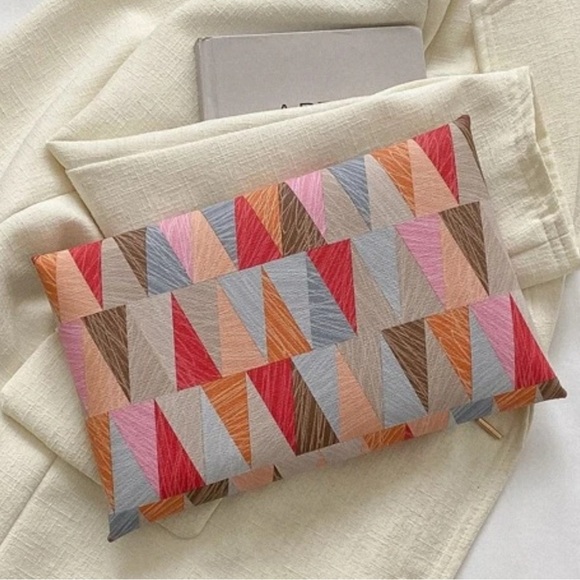 Geometric Multicolor Clutch Bag - Picture 5 of 8